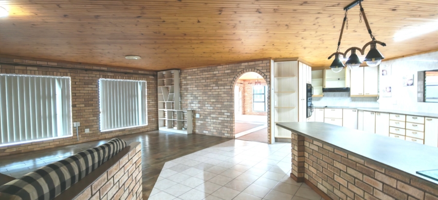 5 Bedroom Property for Sale in Dana Bay Western Cape